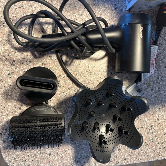 Shark Hyper Air hair dryer - Picture 2 of 2